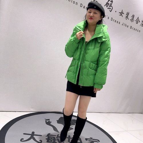 9507芮娜依莲冬款新品连帽蛋型六色可选时尚减龄羽绒服加大码女装