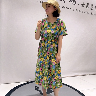 9269芮娜依莲夏款新品中间可抽绳时尚减龄花色连衣裙加大码女装