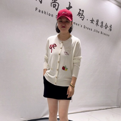 8135女权贵族秋款新品贴布绣刺绣图案减龄套头针织衫加大码女装