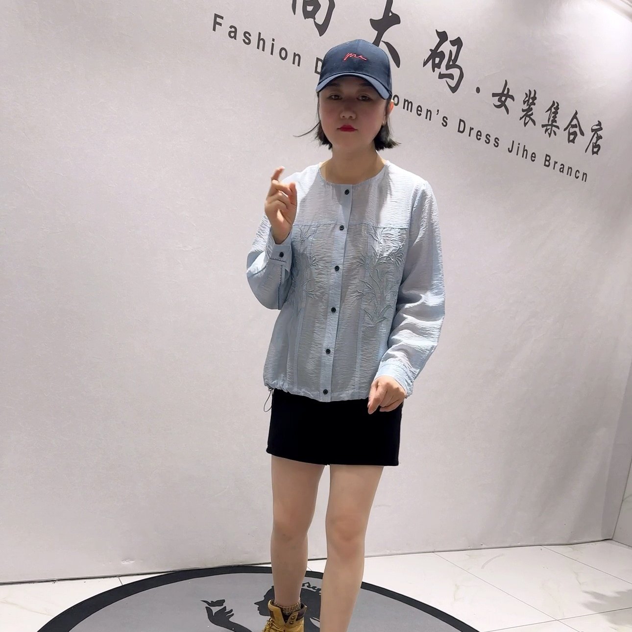 6408针丝缘子汇春款新品底部可抽绳刺绣图案洋气减龄衫加大码女装