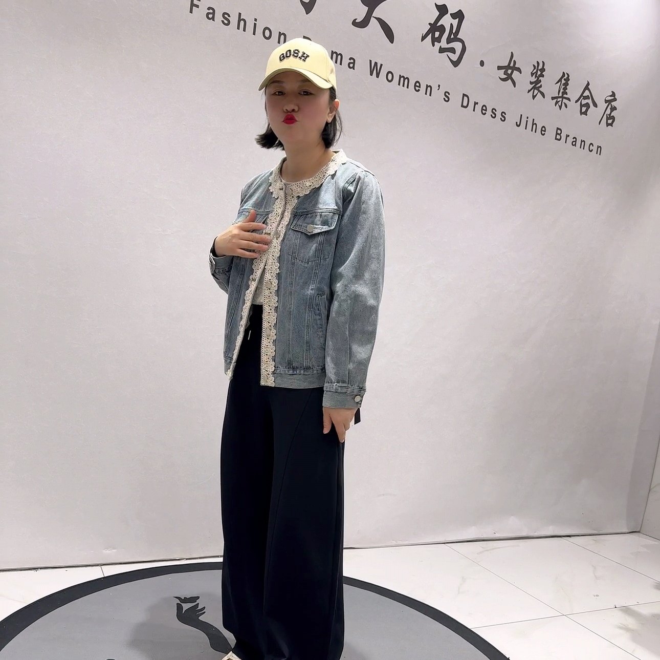 4088针丝缘子汇春款新品拼接蕾丝花边时尚减龄牛仔外套加大码女装,女装/女士精品,常规大码外套,淘宝优惠券,粉丝福利购,淘宝优惠卷