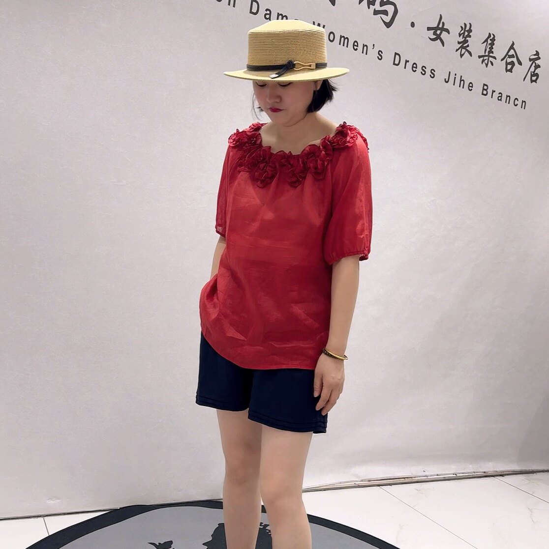 3508女权贵族夏款新品苎麻面料设计感衣领舒适气质衫加大码女装