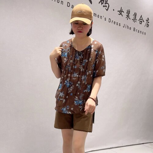 1283针丝缘子汇初夏新品系带撞色碎花图案复古短袖上衣加大码女装