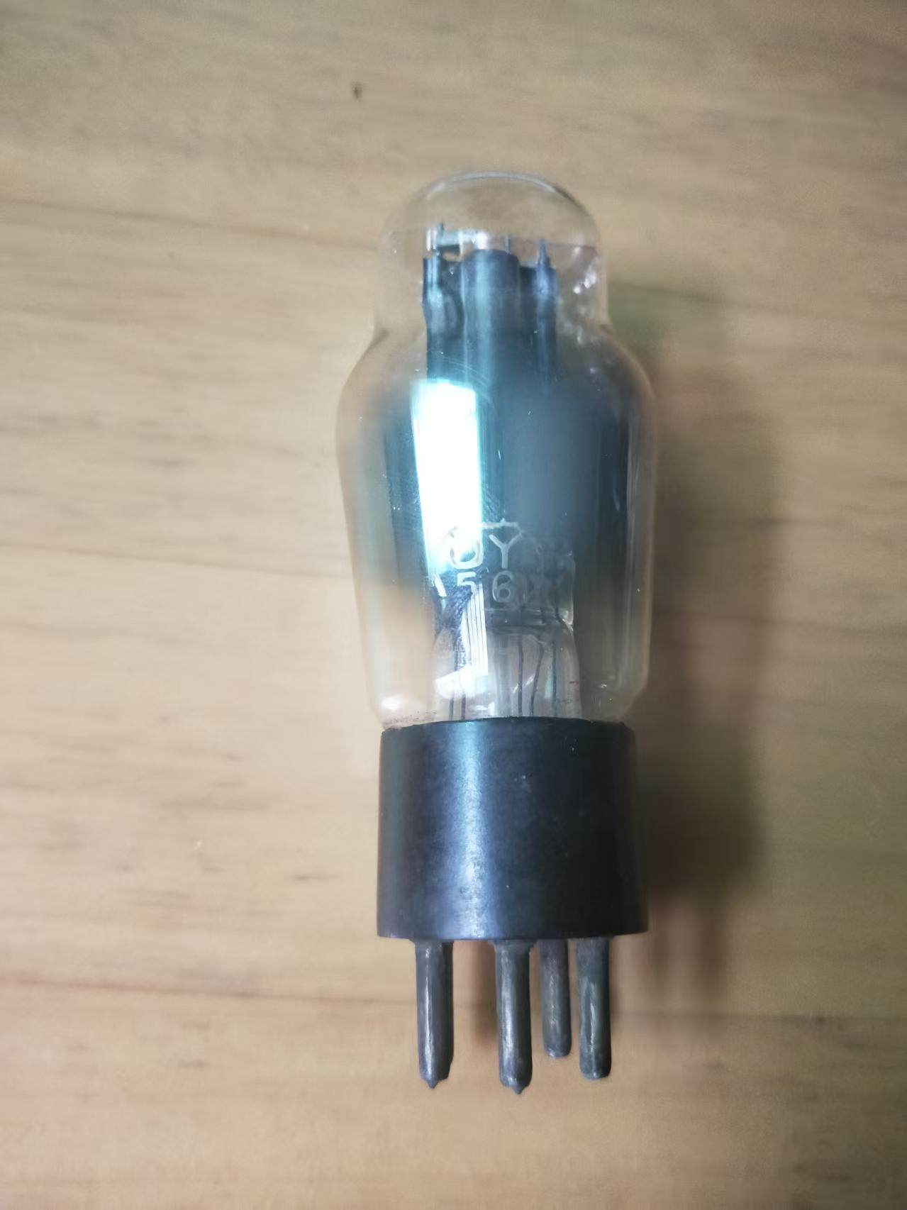 老收音机拆下日本产UY56电子管