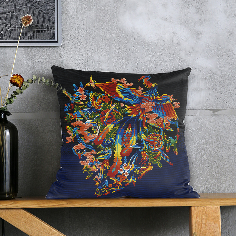 小娥姐姐卡通沙发枕百鸟朝凤满绣