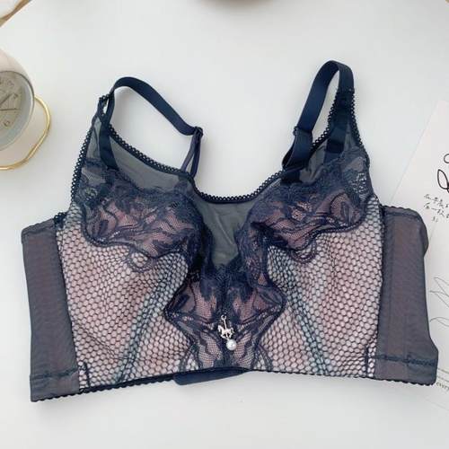 聚拢蕾丝BC轻薄文胸提托性感