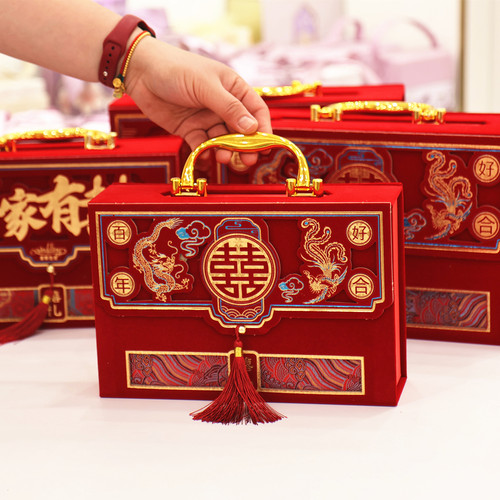 中式礼金箱彩礼盒大红包订婚礼金盒结婚聘金现金箱高端红礼盒丝绒