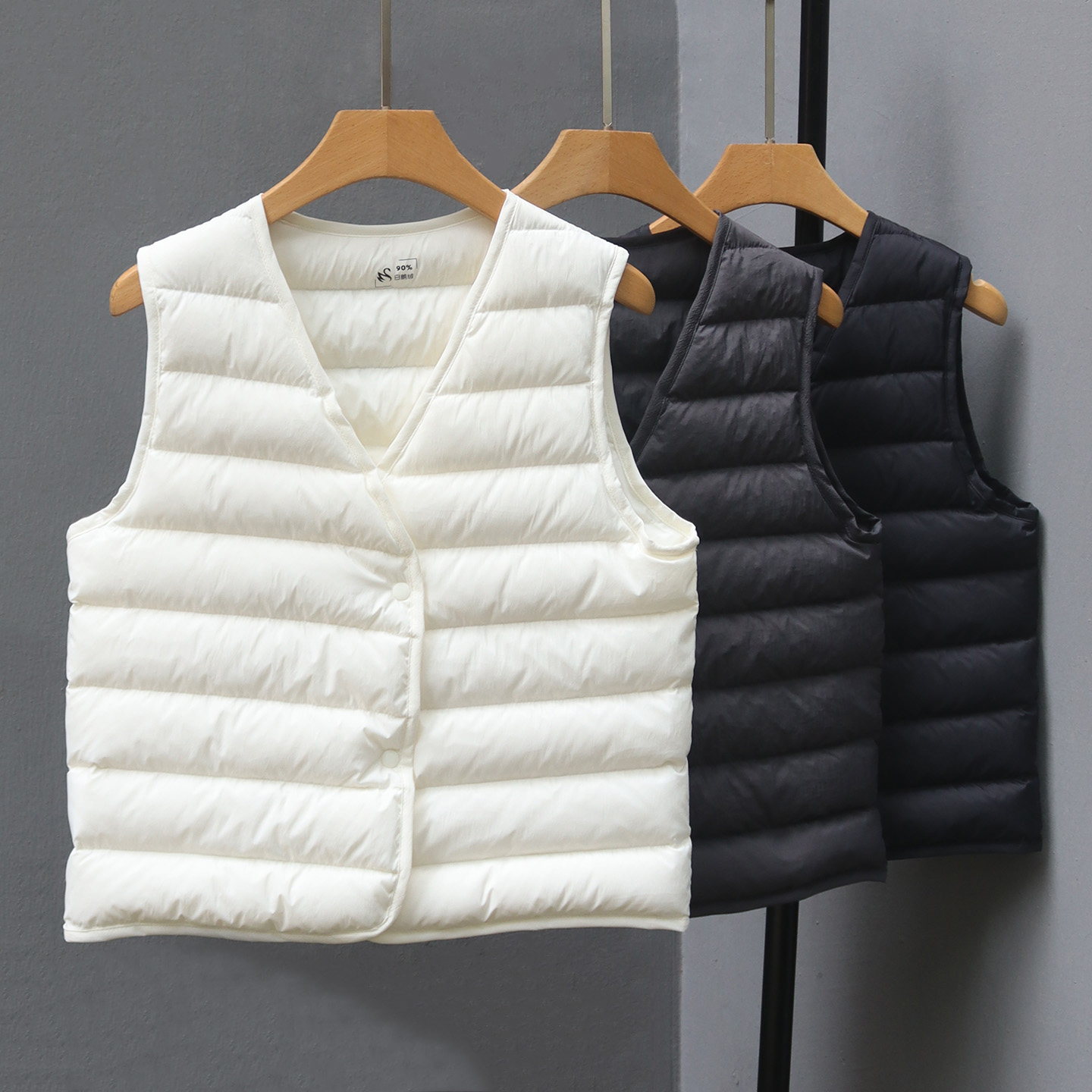 轻薄羽绒内胆马甲V领女鹅绒坎肩