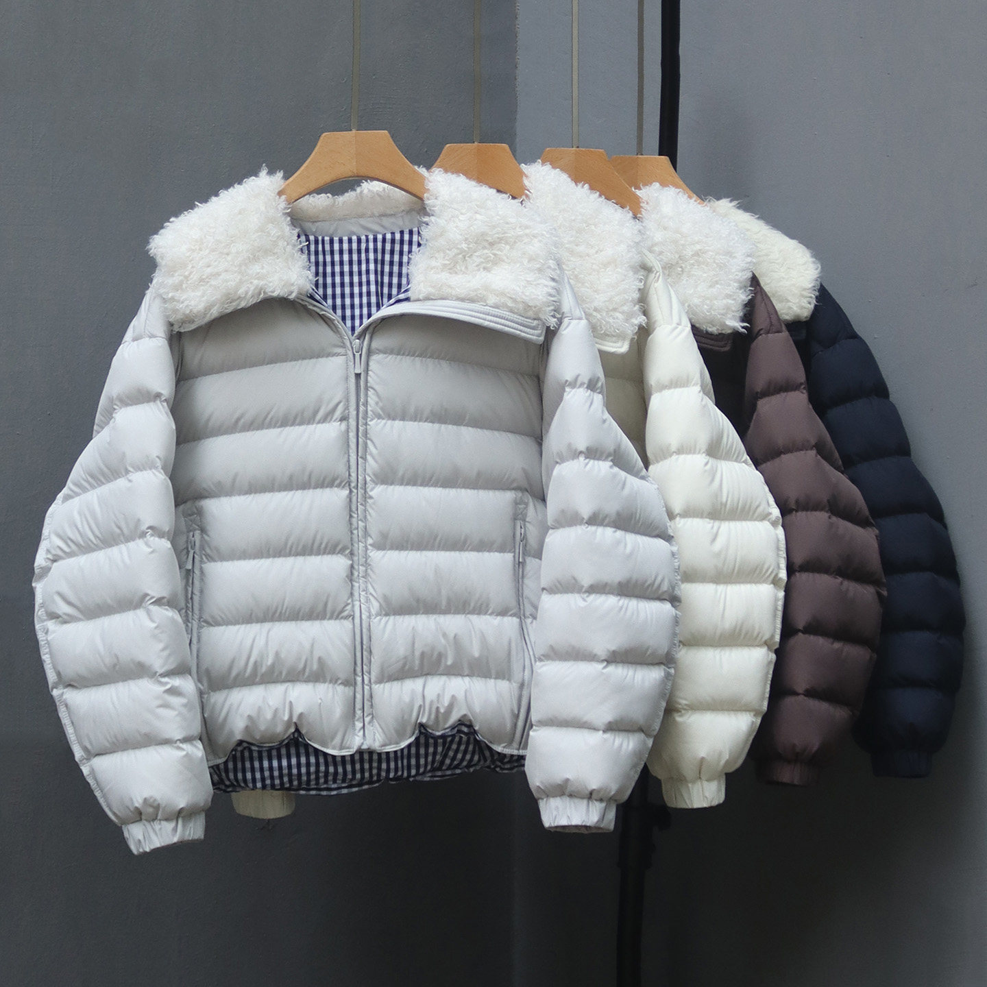 2025冬季新款羊羔毛大翻领羽绒服女短款小个子90白鸭绒保暖外套