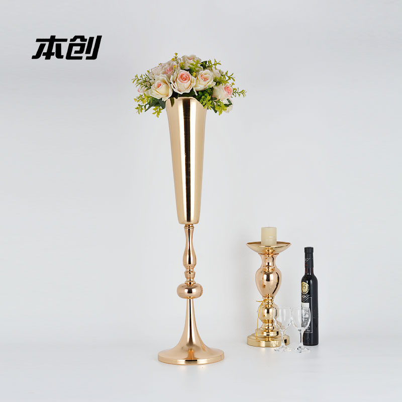 新款婚庆道具铁艺花器创意摆件花路引
