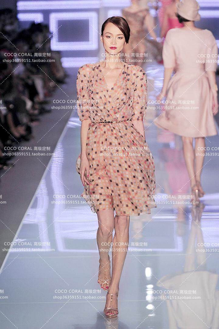 2020春夏新款欧美大牌走秀修身时尚格子雪纺连衣裙女装特价现货