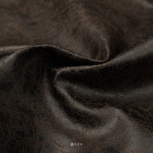 简约风 咖色皮质感仿PU皮革龟裂纹理布料风衣外套半身裙包包面料B