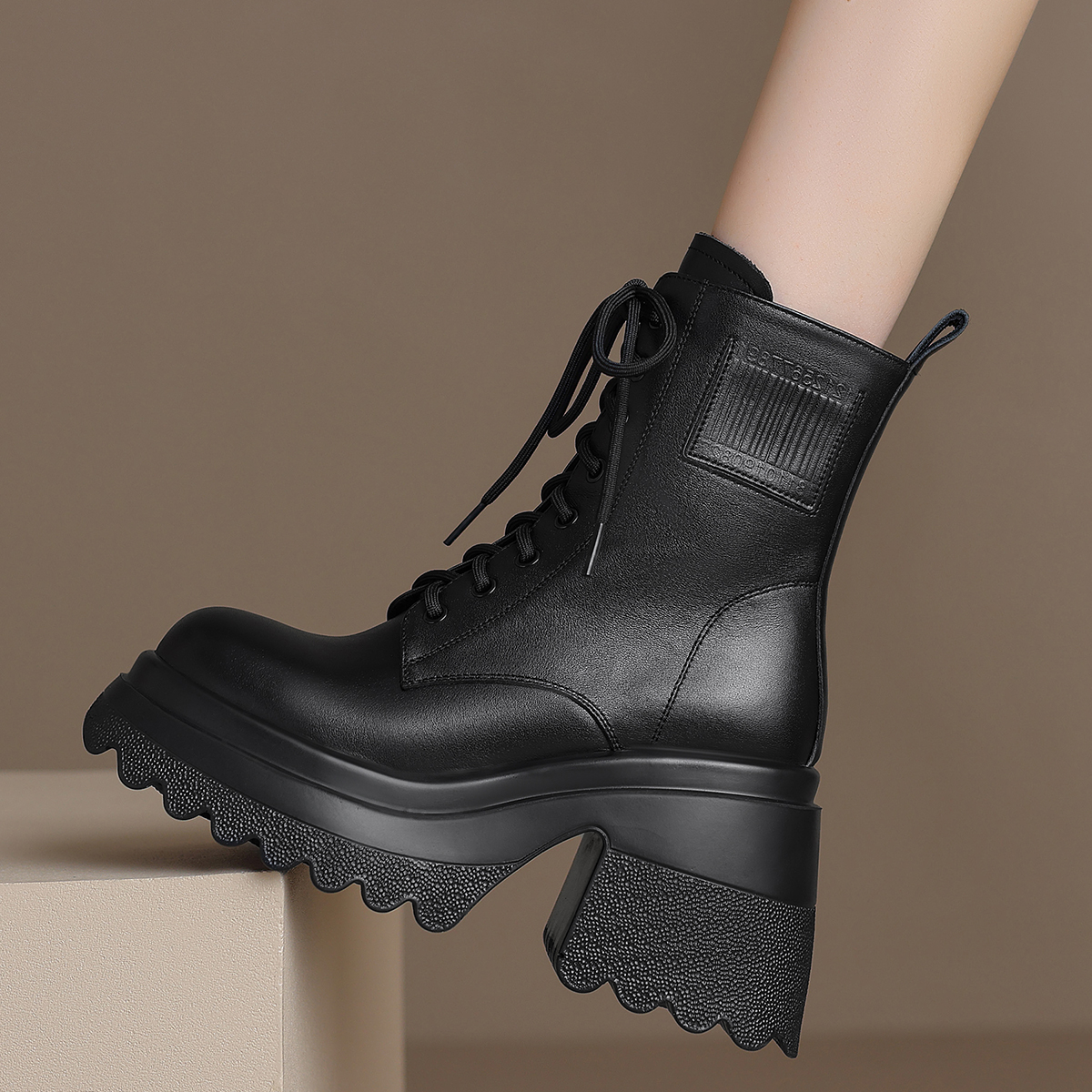 古菲斯奇女鞋粗高跟马丁靴子真皮