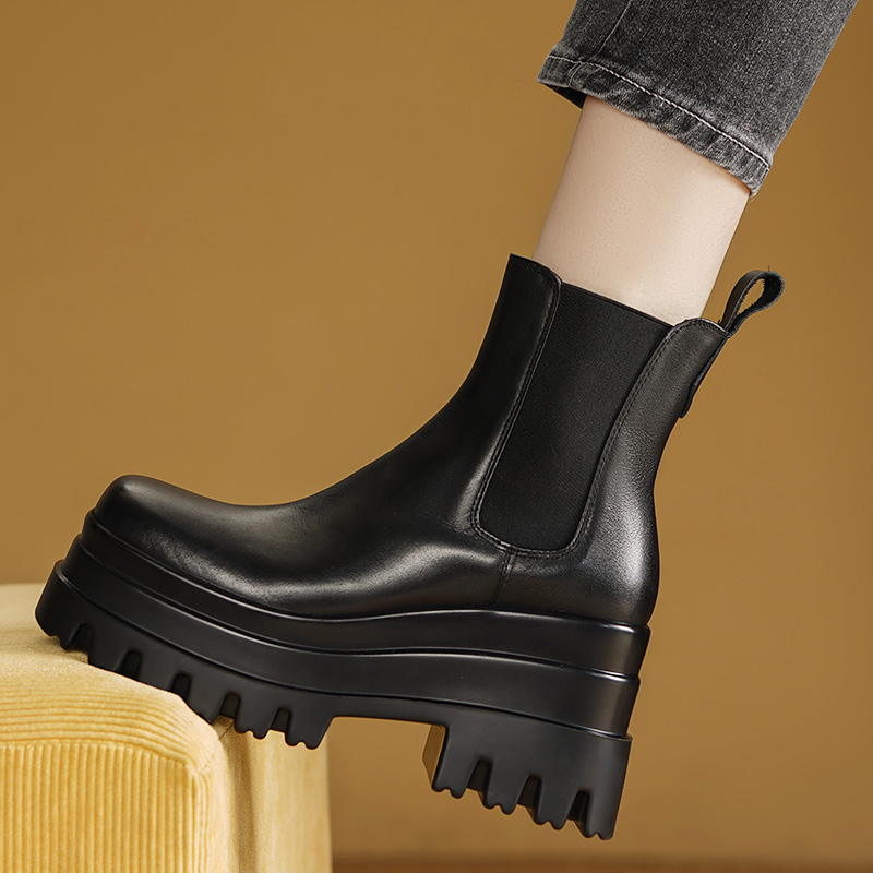 古菲斯奇女鞋松糕跟短筒靴子方头