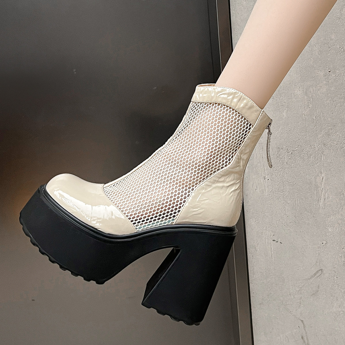 厚底高帮凉鞋网纱马丁靴女全真皮短筒靴子后拉链网靴松糕凉靴粗跟
