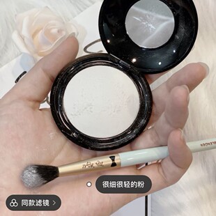 试色小样压盘！Pat McGrath眼部定妆粉柔焦黑眼圈泪沟章小蕙推荐