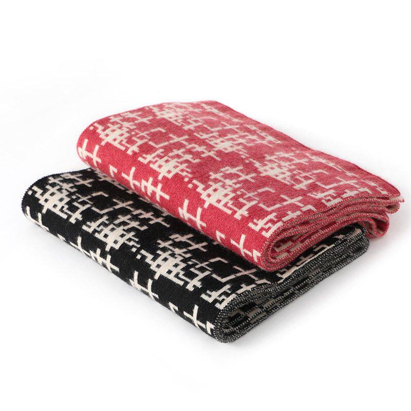 山羊绒衫轻奢秋冬新款女士时尚百搭加厚加大针织披肩保暖围脖围巾