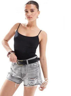 英国代购正品07.09 2025潮流导向 女装新款 吊带深色紧身连体衣