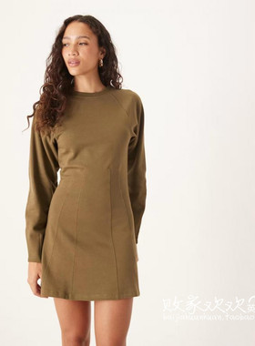 英国代购正品09.10 2025潮流导向 女装新款 时尚迷人百搭连衣裙