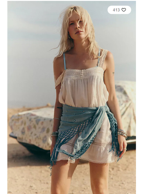 英国代购正品01.14 名品UO 女装新款 时尚吊带荷叶边浅色连衣裙