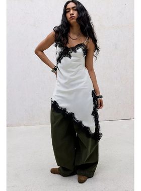 英国代购正品03.20 名品UO 女装新款 吊带蕾丝边不规则设计连衣裙