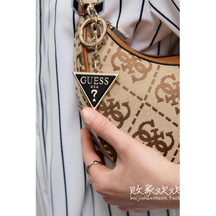 英国代购正品10.15 Guess Triangle keyring猜猜三角形钥匙扣