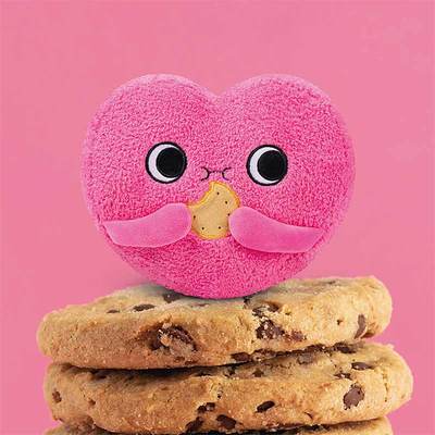 趣味的爱心饼干零食毛绒玩偶