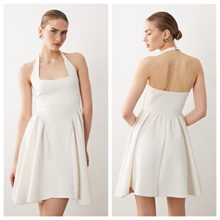 英国代购正品03.11 2026潮流导向 女装新款 设计露背浅色连衣裙