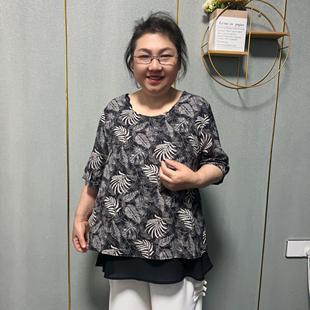 胖mm妈妈装夏季雪纺短袖上衣女大码宽松遮肚中老年休闲衫印花衫