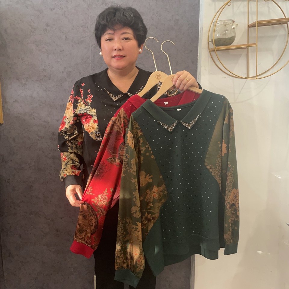 早秋新款翻领拼接烫钻长袖上衣女妈妈装蝙蝠袖套头T恤中老年小衫