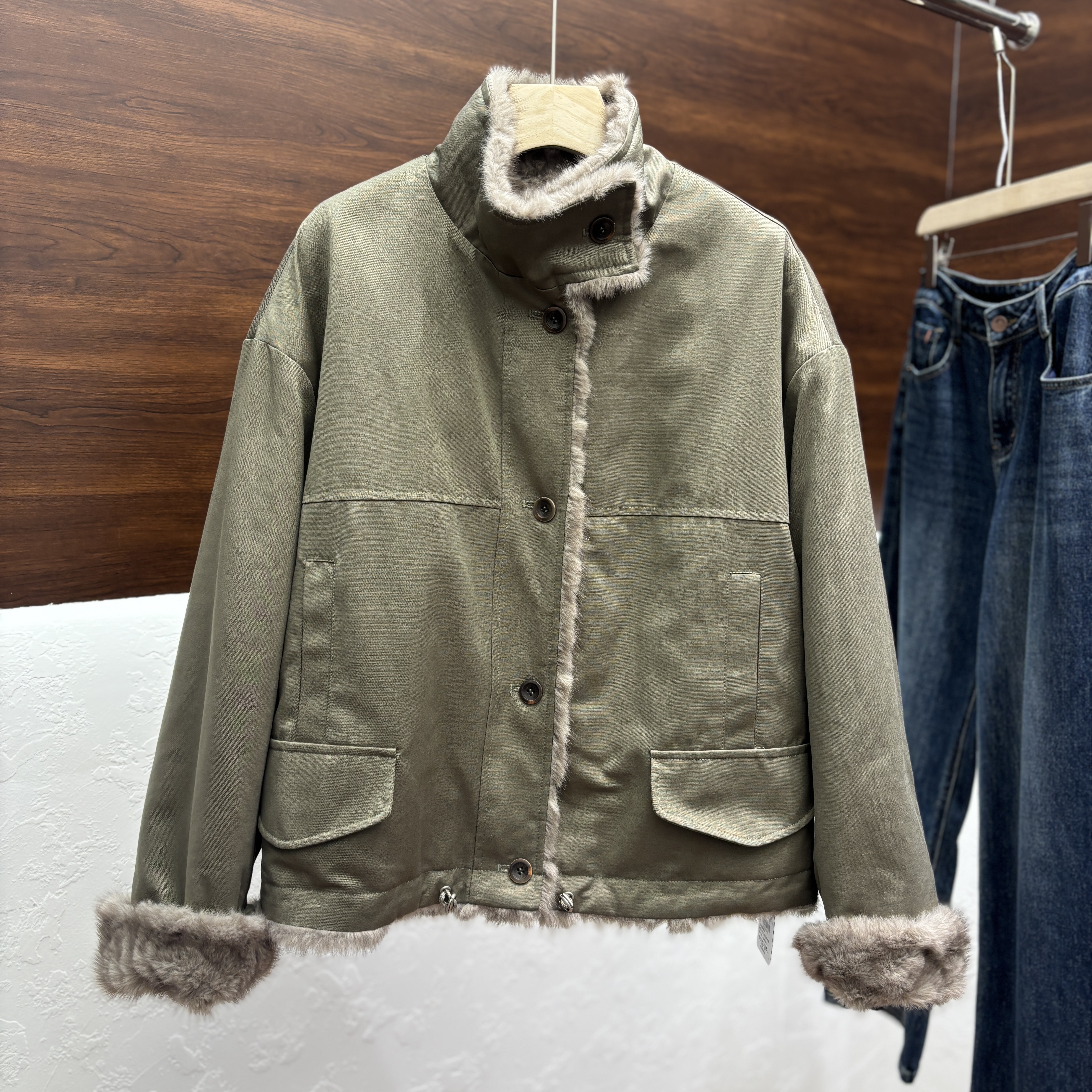 欧货2025冬季新款复古时尚立领保暖皮毛一体两面穿加厚棉衣外套女