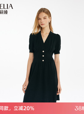 歌莉娅黑色连衣裙夏季时尚V领天丝醋酸小黑裙1C4C4G5P0