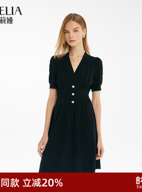 歌莉娅黑色连衣裙夏季时尚V领天丝醋酸小黑裙1C4C4G5P0