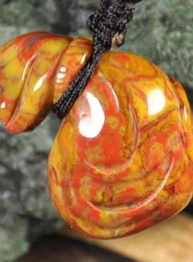 精品天然北票战国红红缟玛瑙吊坠