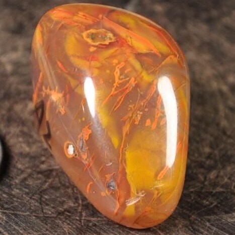 无裂精品朝阳鸡油黄天然北票战国红缟玛瑙小手把件把玩件缠丝A2号