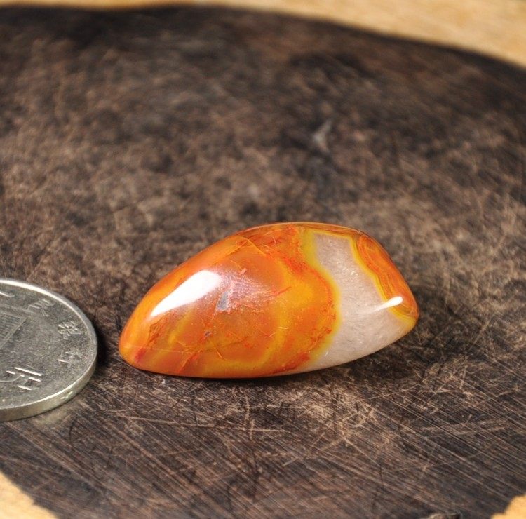 精品天然北票战国红缟玛瑙原石手把件A5男女缠丝鸡油辽宁朝阳