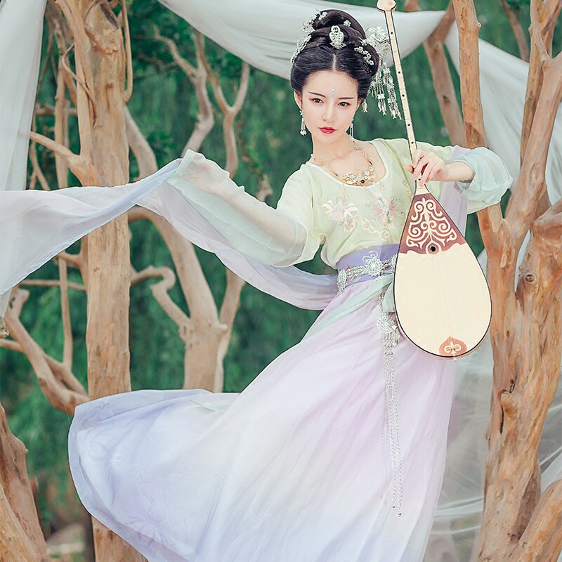 都城南庄原创齐腰袒领襦裙绣花半臂印花渐变下裙袒领汉服丹尘子在类目 女装/女士精品, 唐装/民族服装/舞台服装, 民族服装/舞台装中 - 来自Buy2taobao.com提供专业的淘宝代购服务