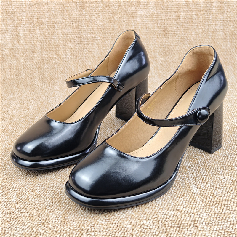 圆头浅口粗跟时装女鞋