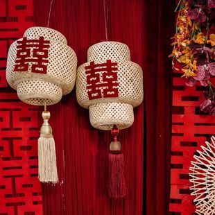 新中式婚纱摄影喜嫁风拍摄道具藤编镂空灯笼红背景装饰竹编灯笼