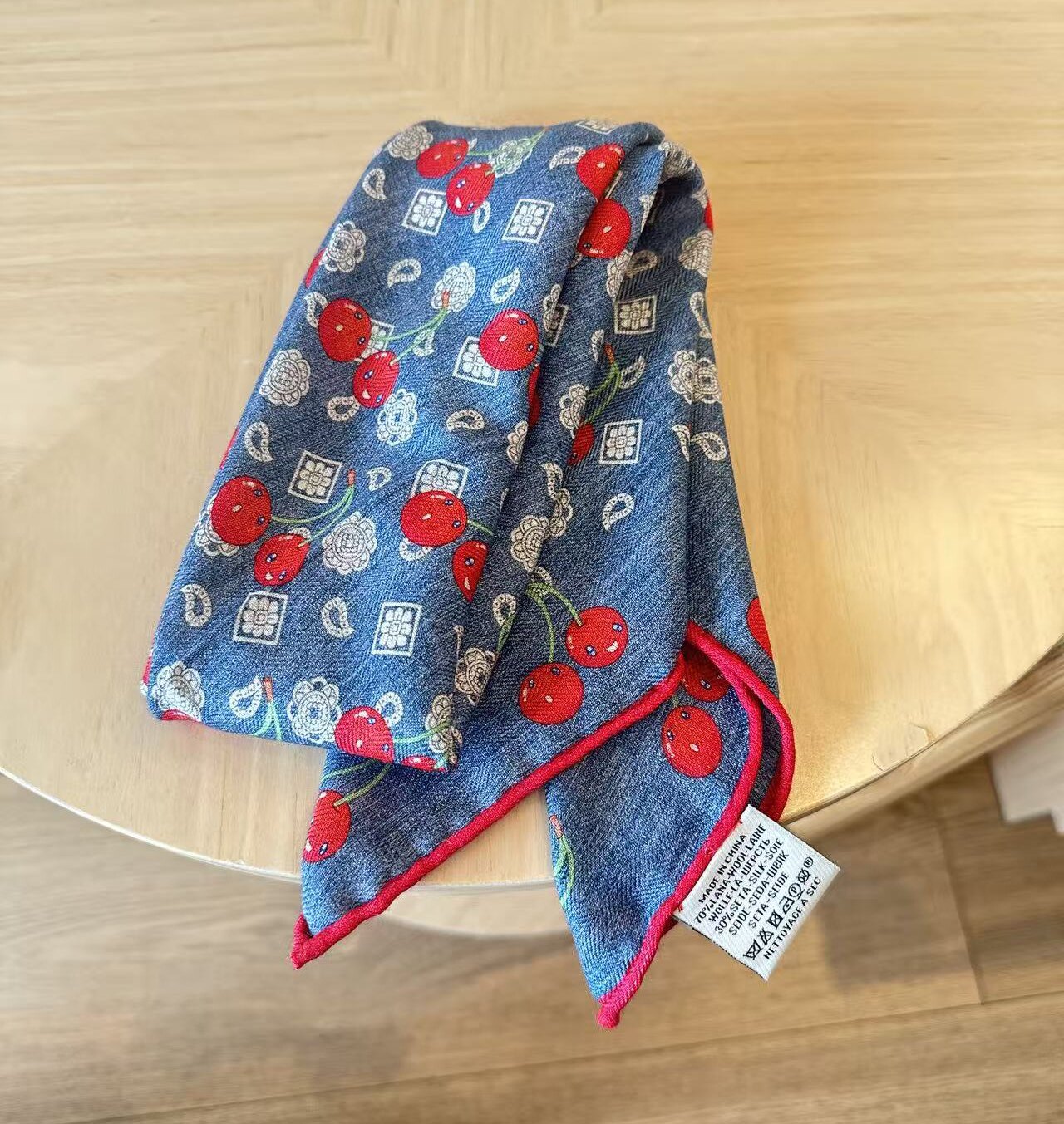 樱桃老花 老钱风真丝羊毛围巾女秋冬季丝毛丝巾高级感系脖方巾65