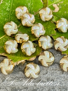 13mm 可爱 它轻轻 colors风车复古小纽扣 M105