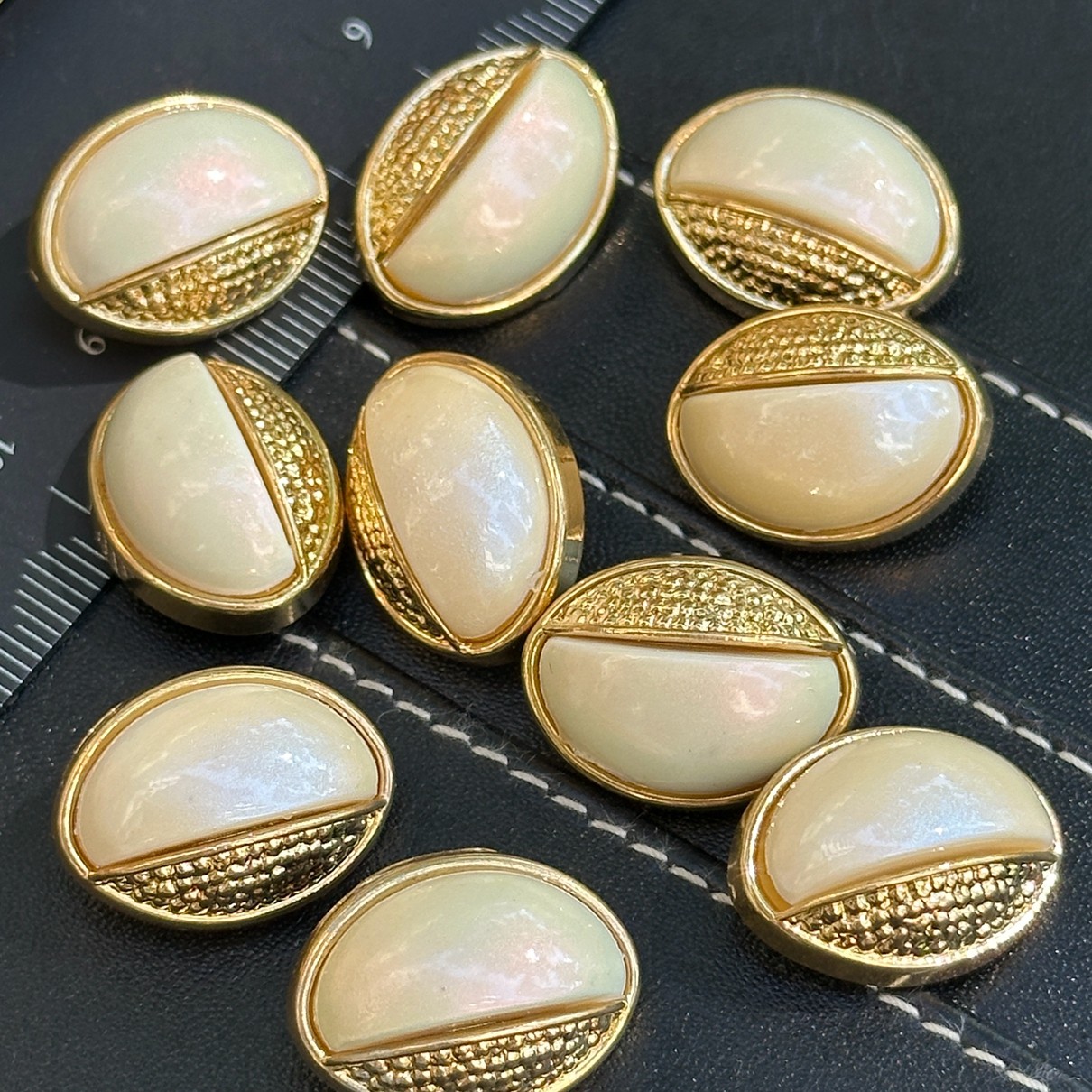 v096-21mm人鱼偏光珠贝壳造型装饰复古钮扣