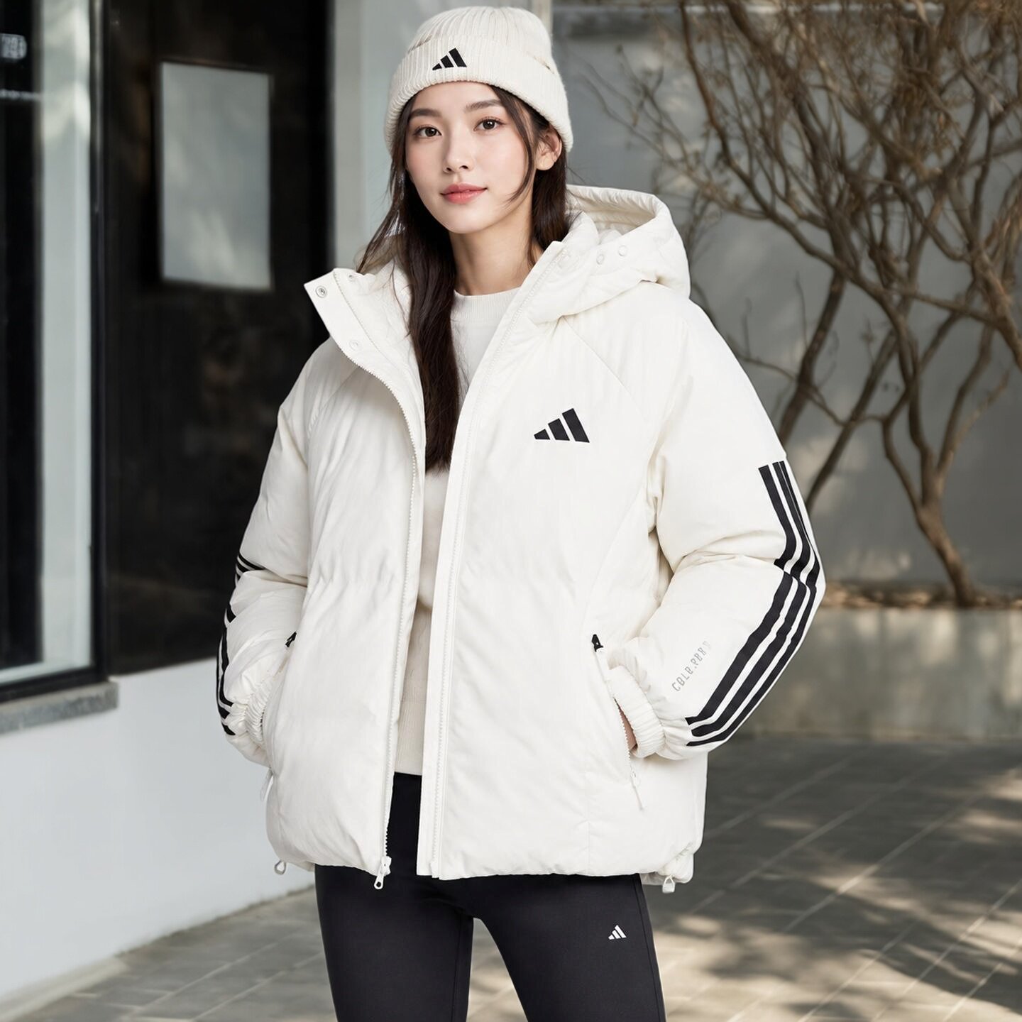 阿迪达斯羽绒服女装白色短款官方正品秋冬新款运动服连帽鸭绒外套
