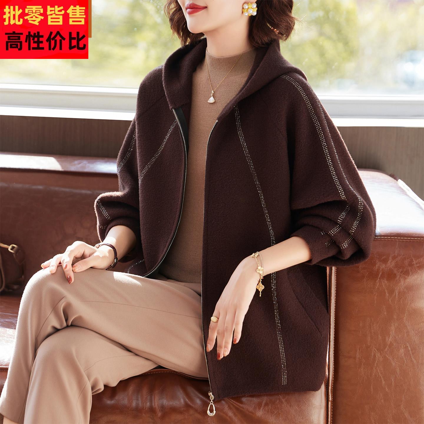 年轻妈妈洋气短款外套中年女装秋冬装四五十岁中老年时尚毛呢上衣
