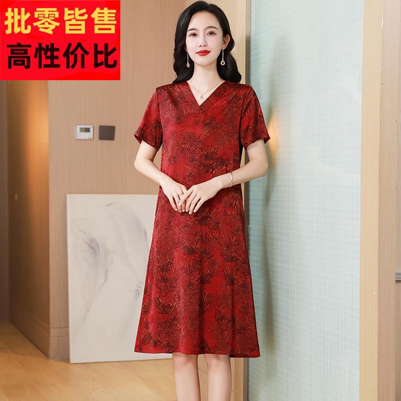 妈妈连衣裙2025新款女士夏季品牌小个子气质高级感中老年印花裙子