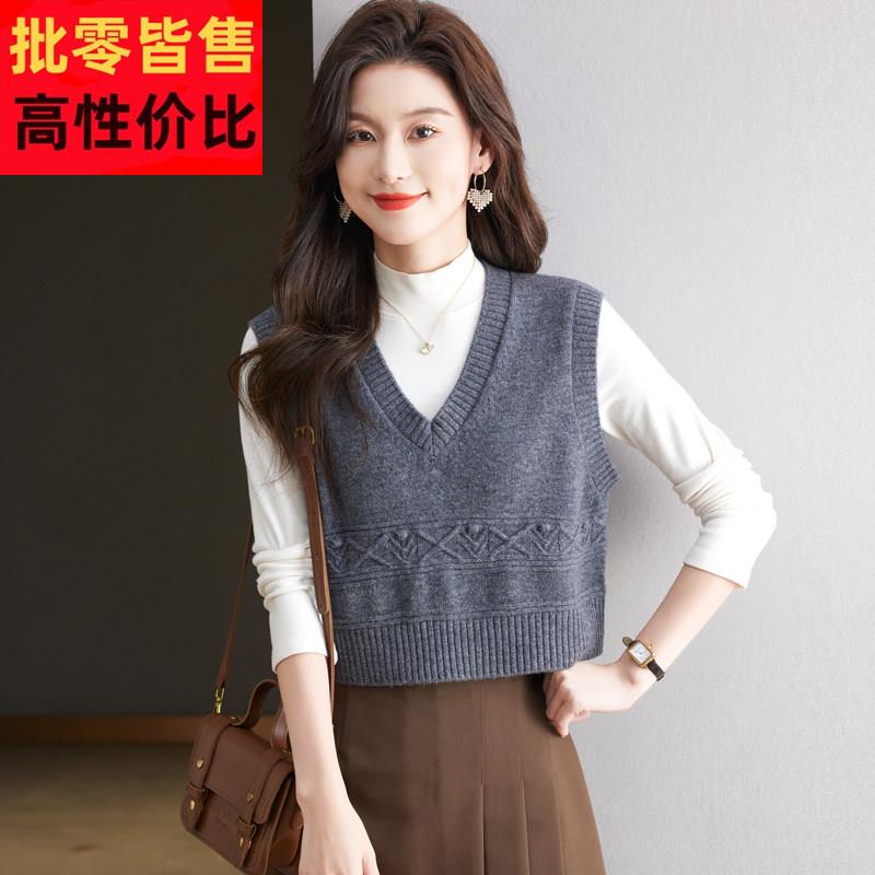 时尚V领针织纯羊毛马甲女春秋2026新款高腰短款百搭无袖背心坎肩
