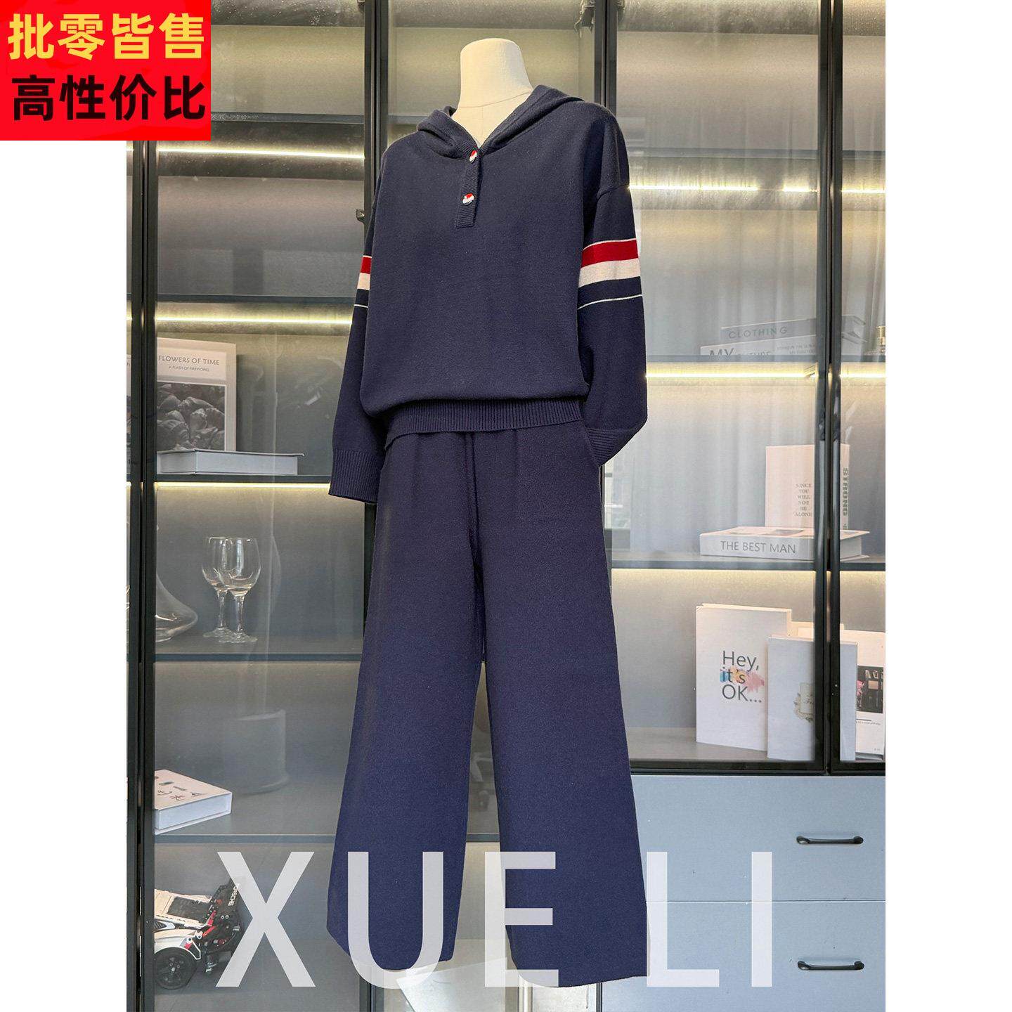 今年流行的妈妈秋装连帽卫衣套装中老年女装洋气休闲运动服两件套