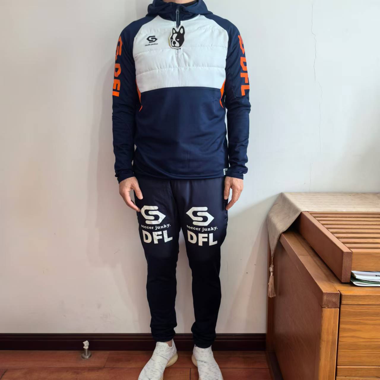 SJ24973足球狗soccerjunky潮牌运动训练连帽外套加棉休闲针织卫衣