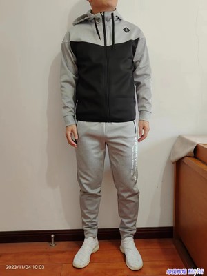 足球狗男子连帽潮牌运动卫衣