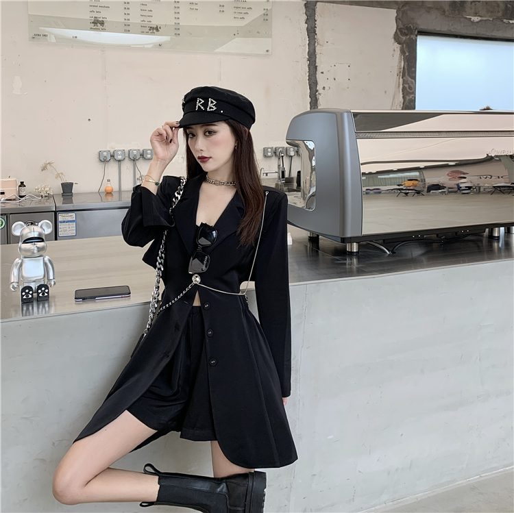 Real shot 2021 spring black and straight temperament sunscreen drape suit + Elastic Waist Shorts suit